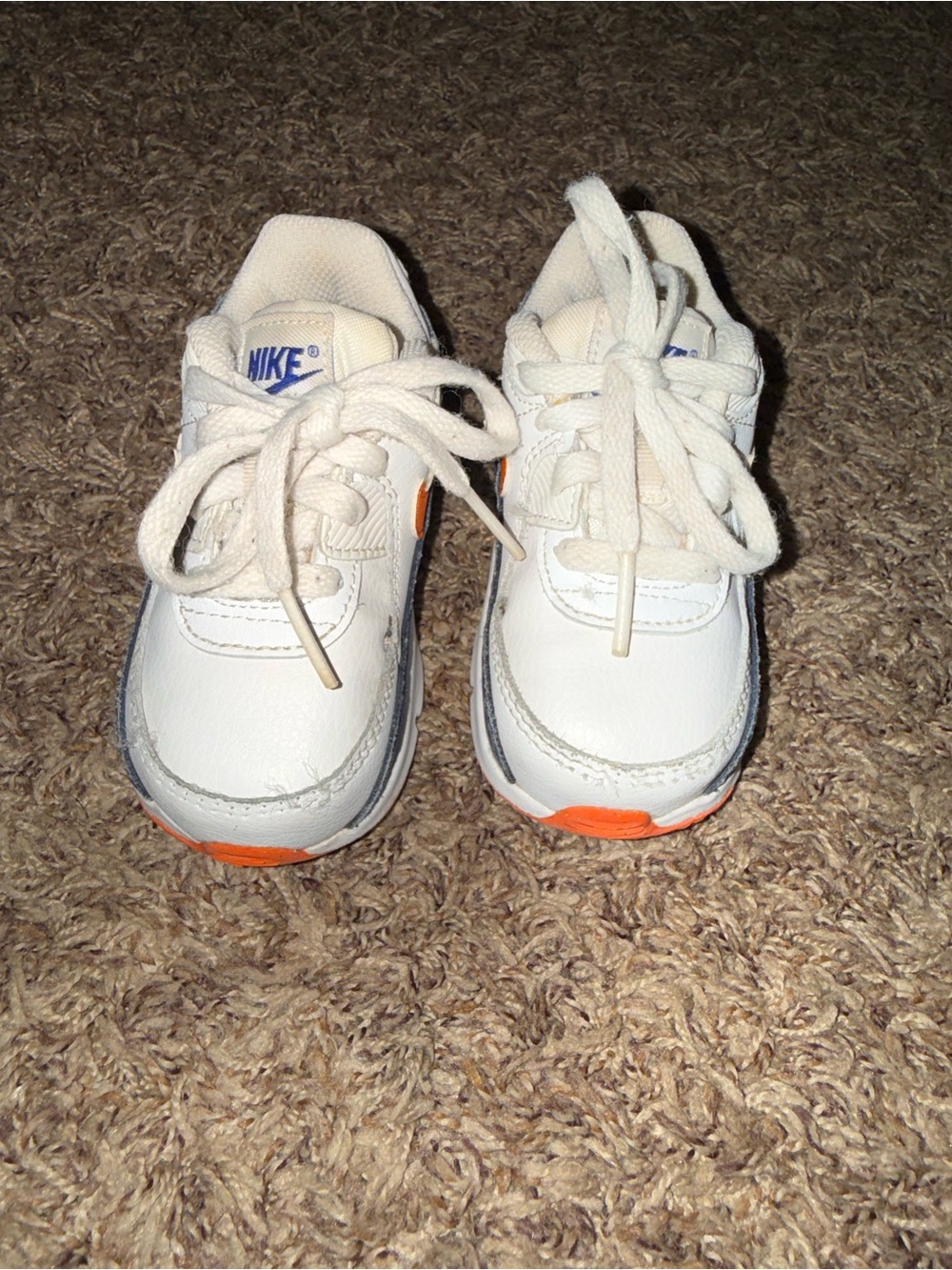 Nike Kids White and Orange Low-Top Sneakers